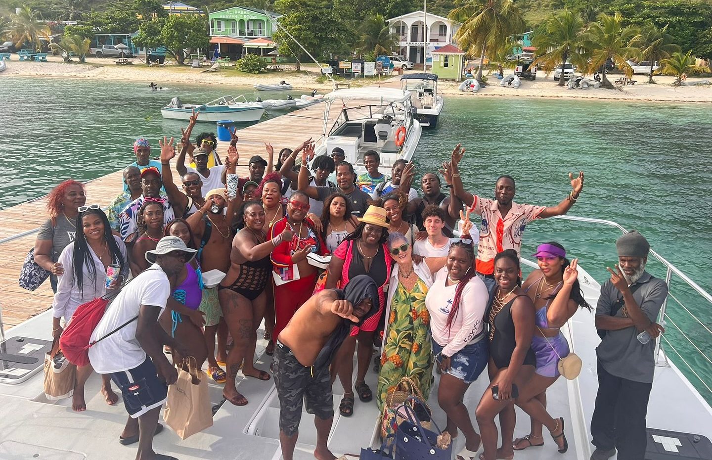 Foxys Staff 2024 3 E1743794398989